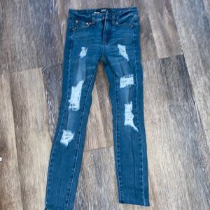 AéRopostale ripped skinny jeans